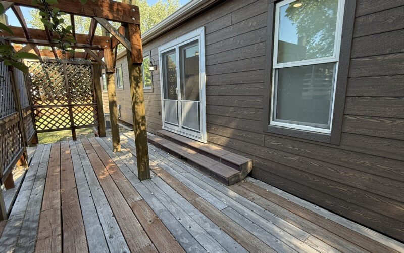 1005 hillside back deck
