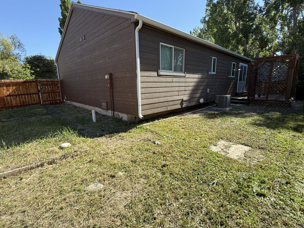 1005 hillside backyard 2