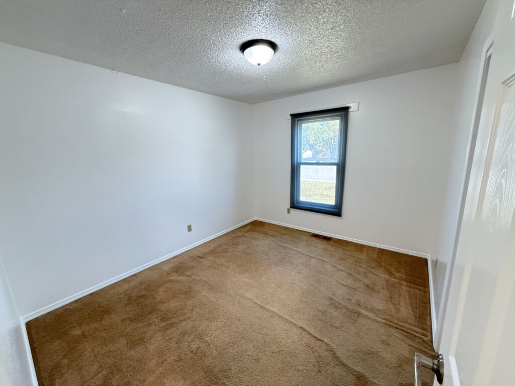 1005 hillside bed 3-2