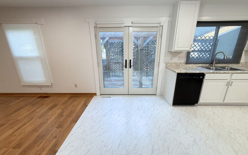 1005 hillside dining