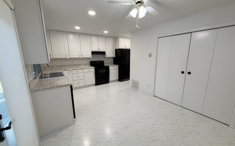 1005 hillside kitchen 4