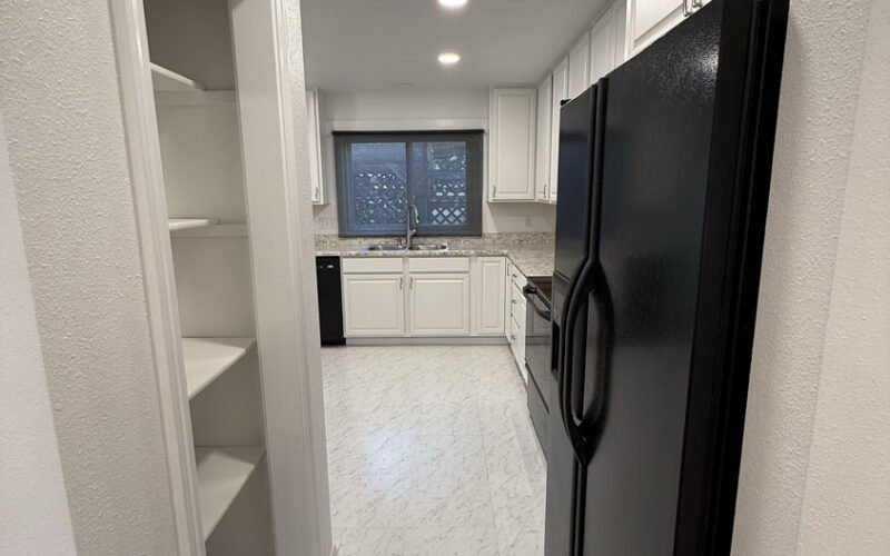1005 hillside kitchen entry