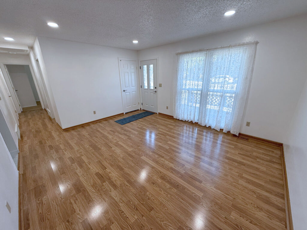 1005 hillside living room