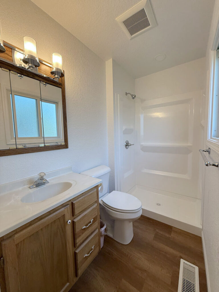1005 hillside primary bath