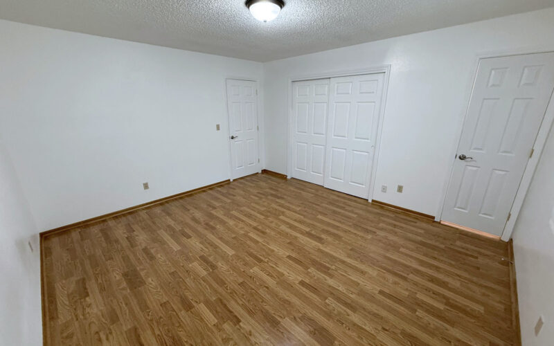 1005 hillside primary bedroom