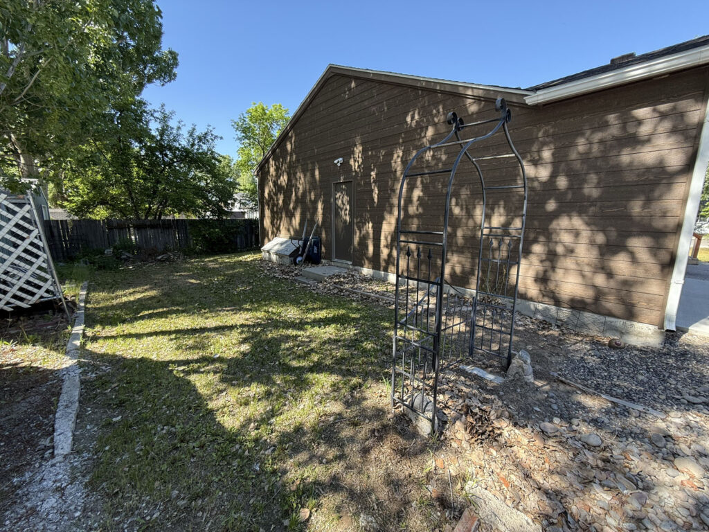 1005 hillside side