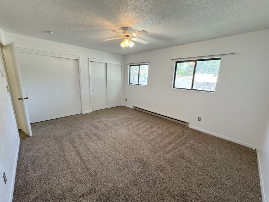 1014 pinecrest bed 1-1
