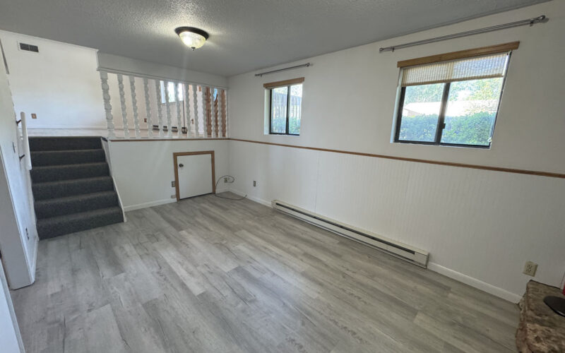 1014 pinecrest family room 2