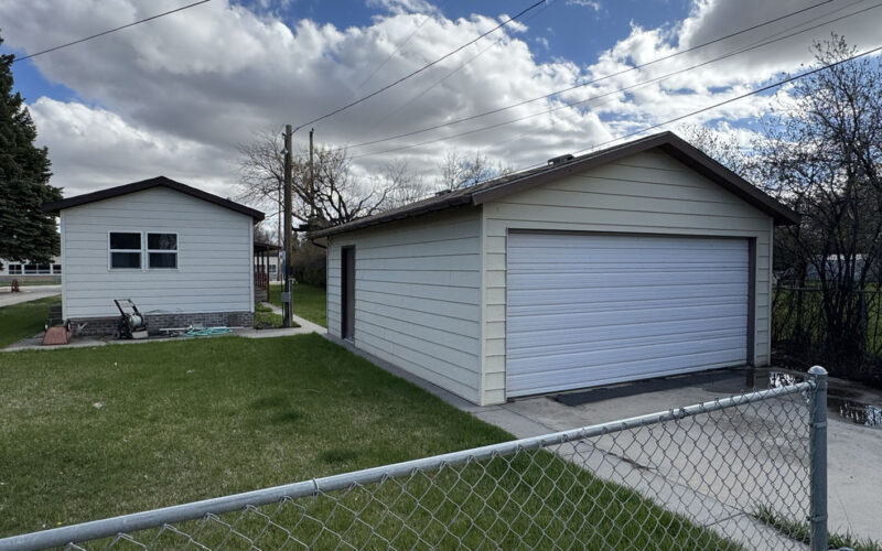 112 W Pershing Back yard 2