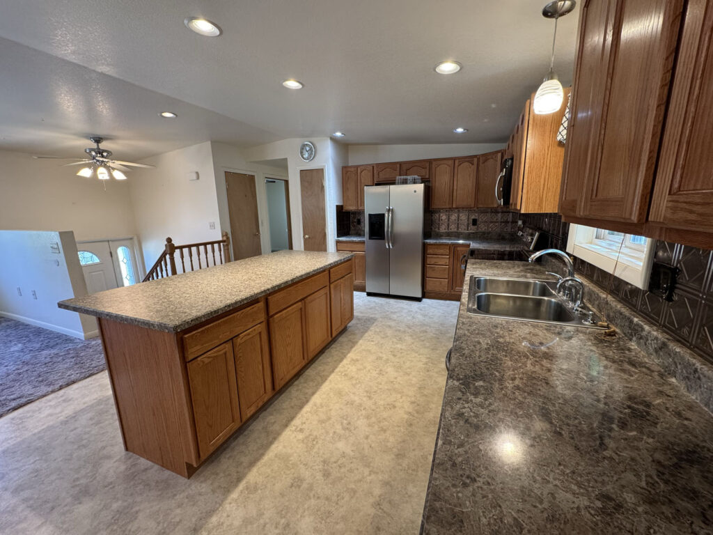 127 Davis Kitchen 2