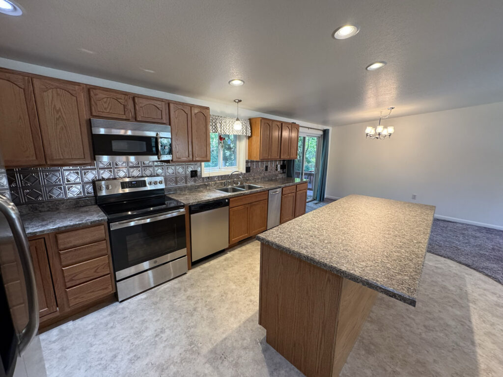 127 Davis Kitchen 3