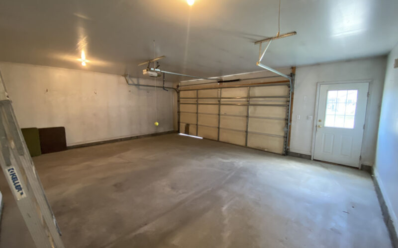 1508 Maple garage