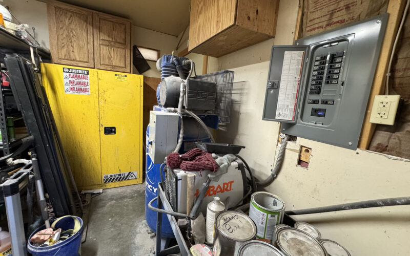 155 elder Work room in garage