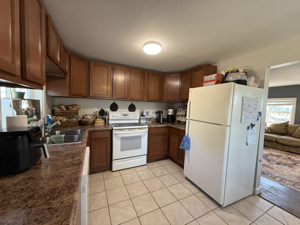 210 n 5th st w kitchen 2