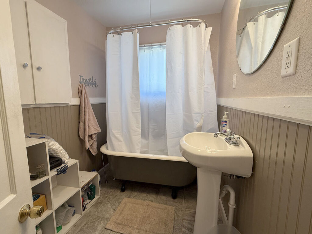 210 n 5th st w upstairs bath