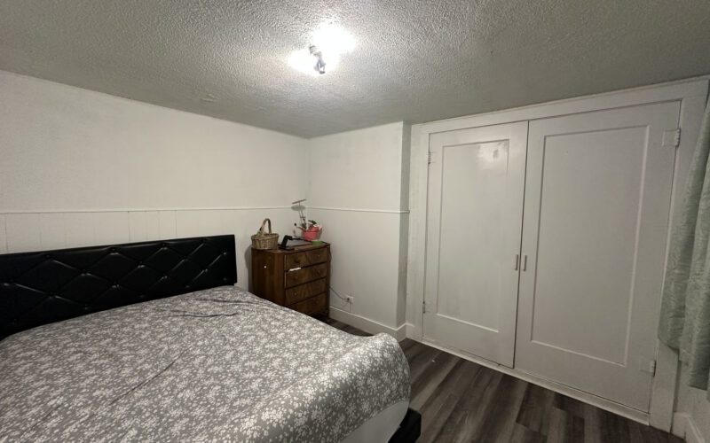 214 E Jefferson Down bedroom