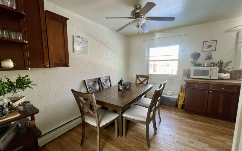 310 kinnikinnick dining