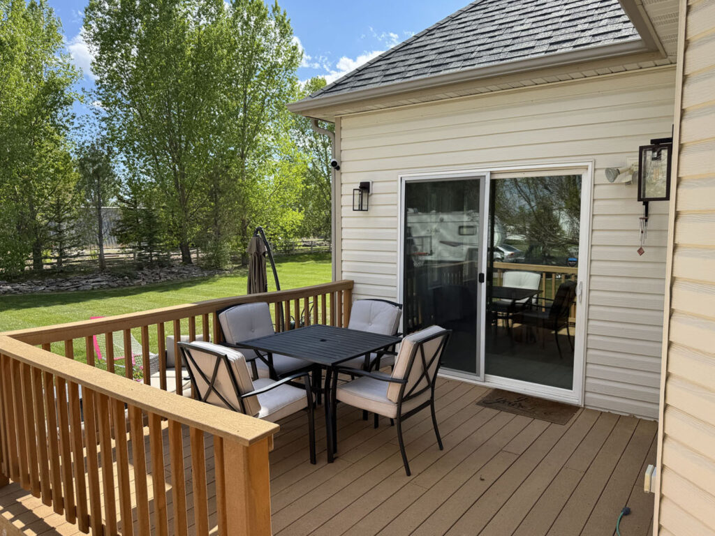 3749 village deck