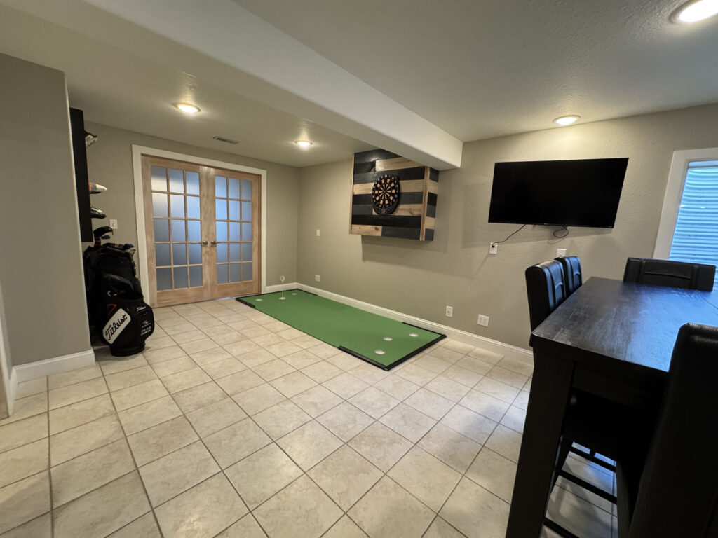 3749 village family room 2