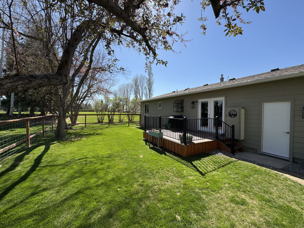 415 Country Club Back yard 1