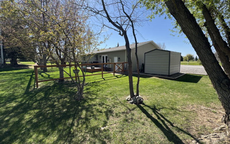 415 Country Club Back yard 4
