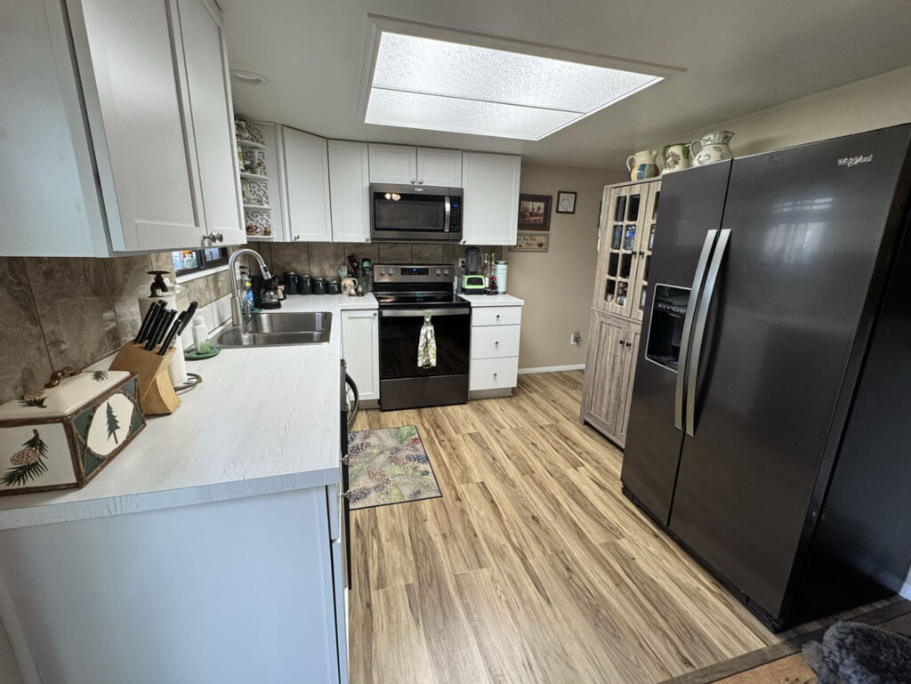 415 Country Club Kitchen 1