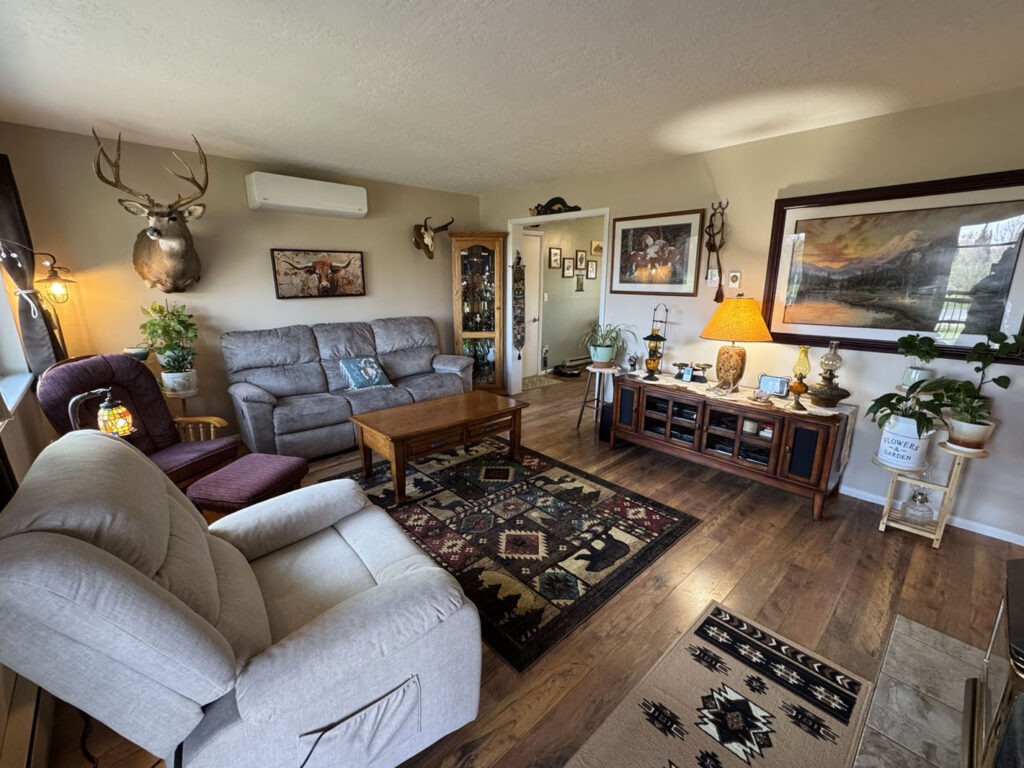 415 Country Club Living Room 1