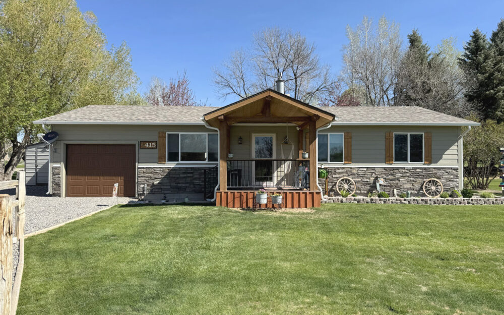 Gorgeously Updated Golf Course Home at 415 Country Club Drive Gorgeously Updated Golf Course Home at 415 Country Club Drive