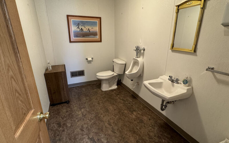 425 N Broadway Bathroom 2