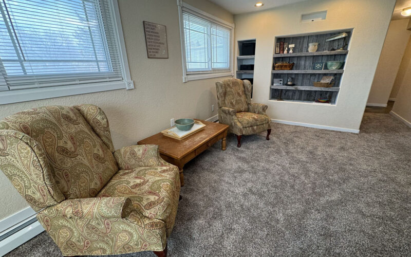 460 ramshorn Family Room 6
