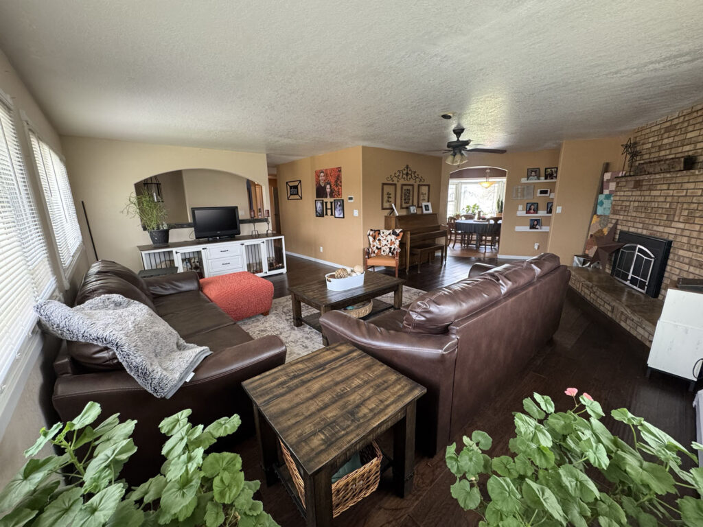 460 ramshorn Living Room 6