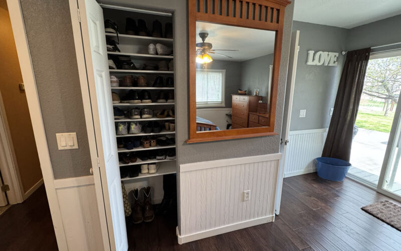 460 ramshorn Primary Shoe Closet