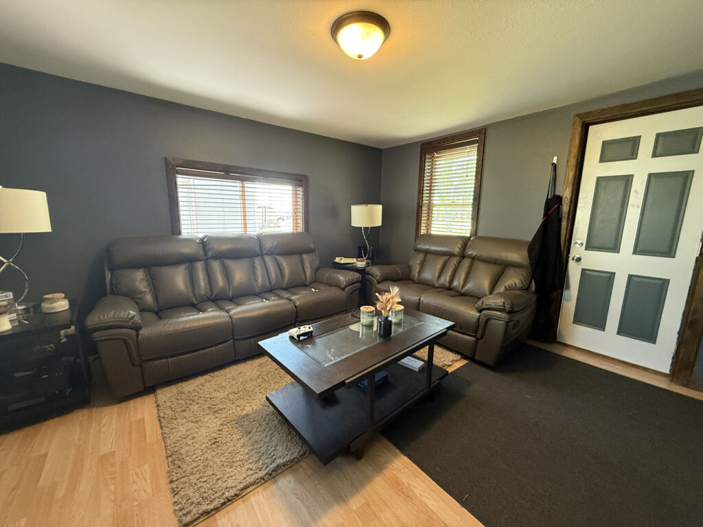 504 w fremont living room 2