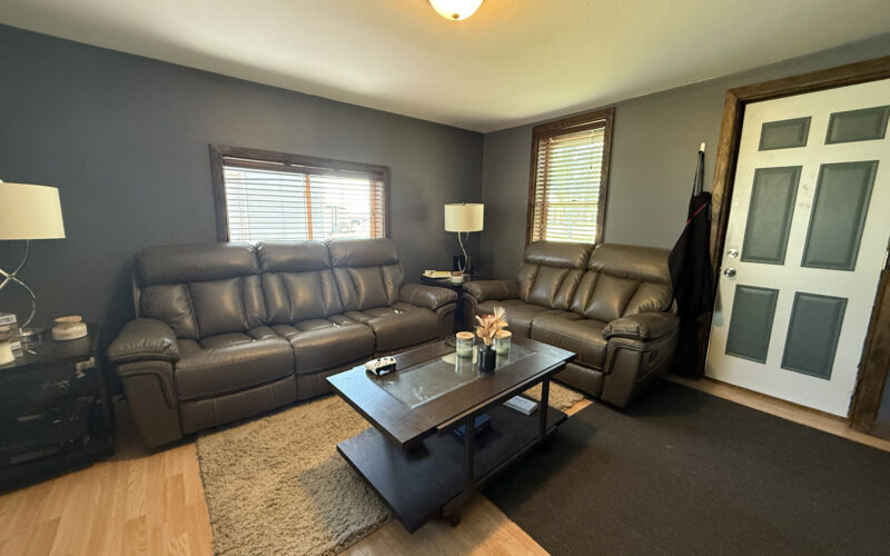 504 w fremont living room 2