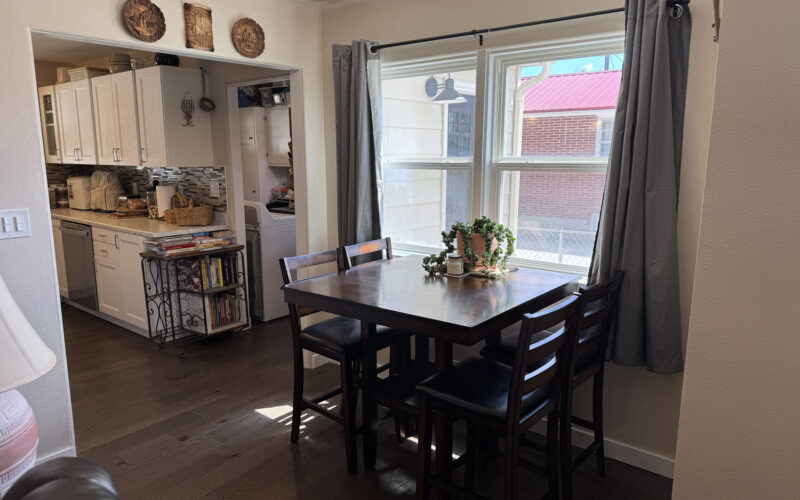 521 n 6th e dining