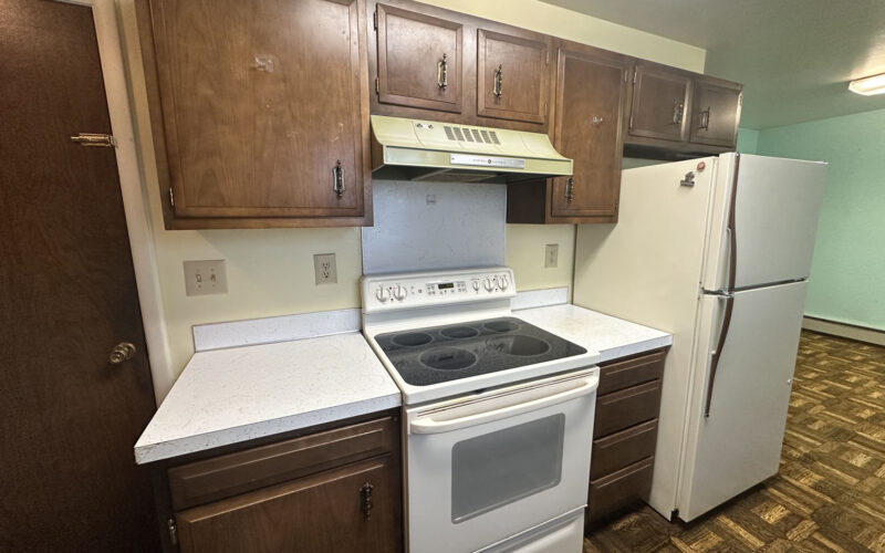 522 n 4th w Kitchen(2)