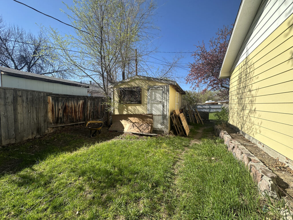 522 n 4th w StorageShed