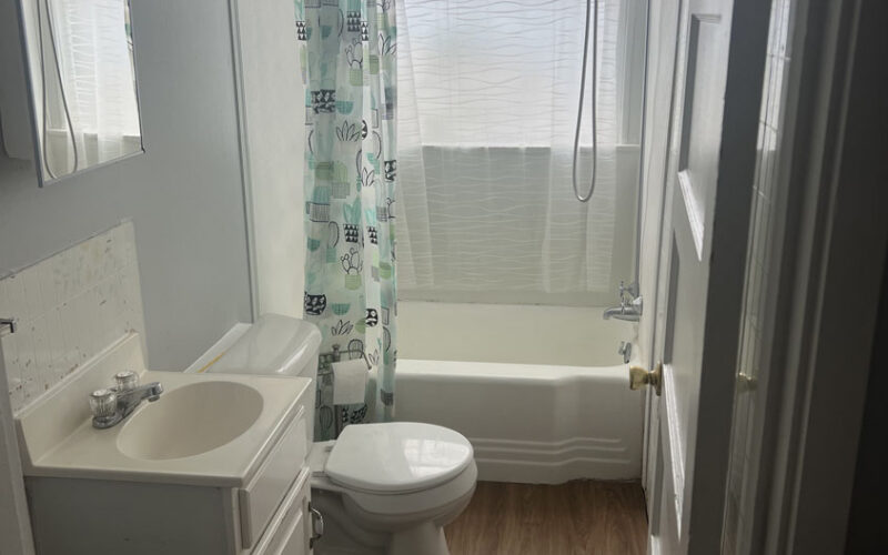525 n 2nd e bath