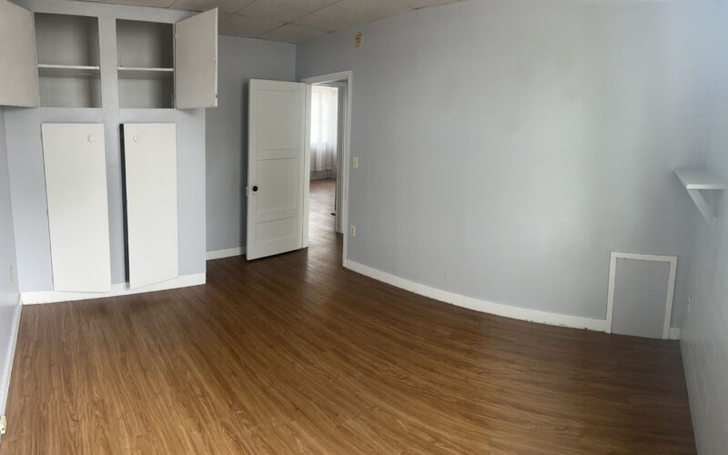 525 n 2nd e bedroom