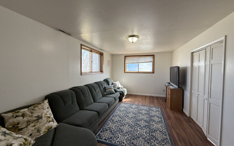 655 Amoretti family room