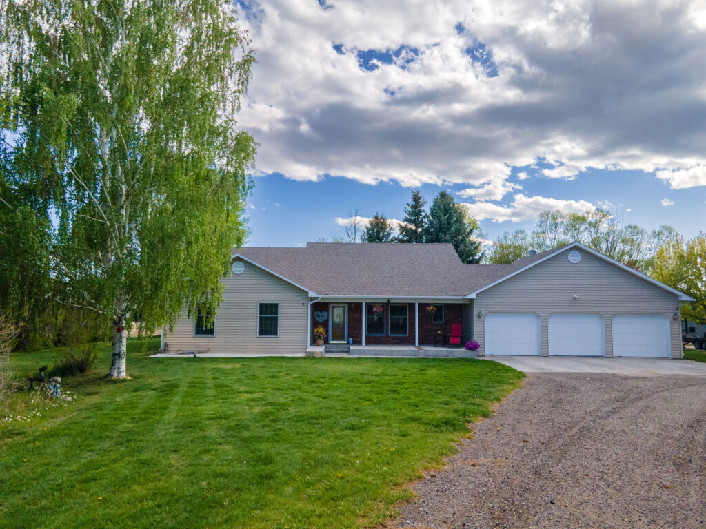 6659 Riverview Road 6659 Riverview Road