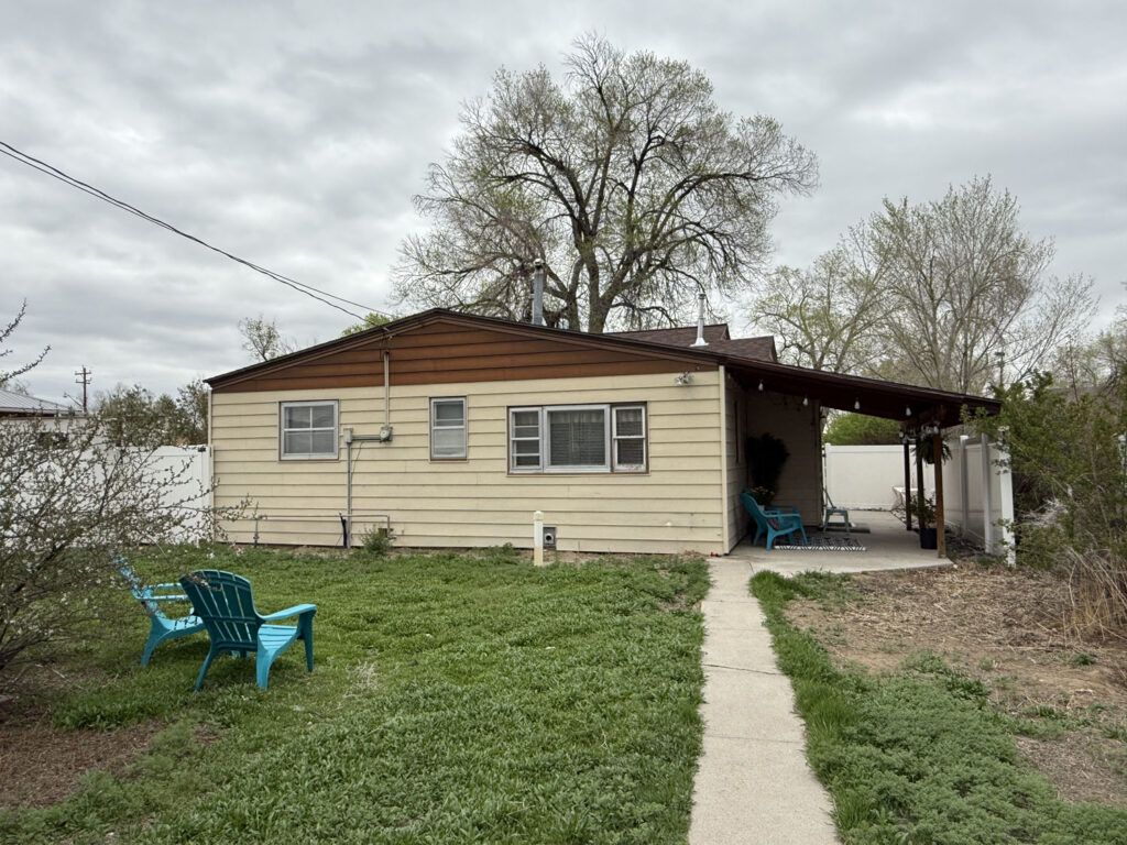 709 e jackson backyard