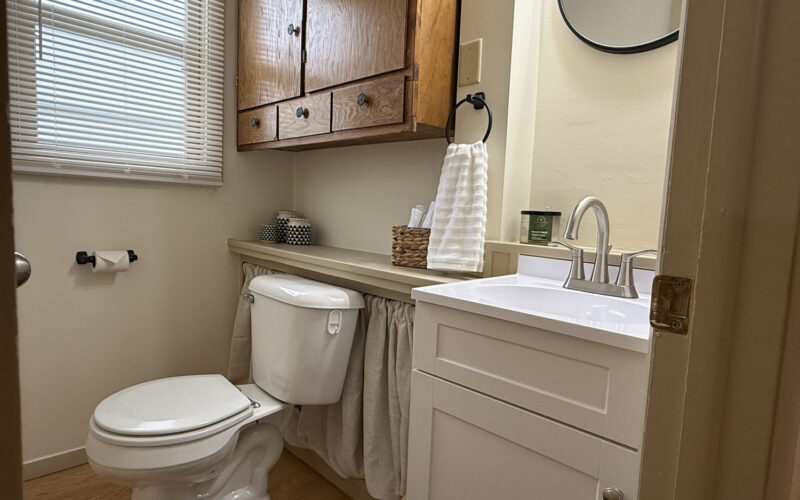 709 e jackson bath 2