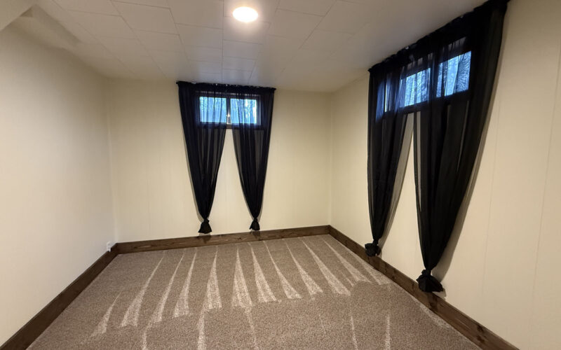 709 e jackson bed 5
