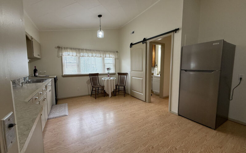 709 e jackson kitchen