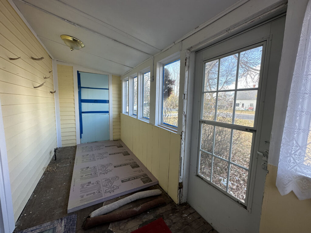 713 e adams enclosed porch