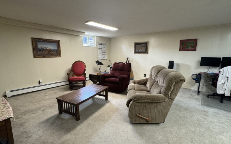 841 northpointe family room