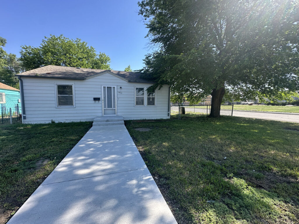 903 E Roosevelt Avenue 903 E Roosevelt Avenue