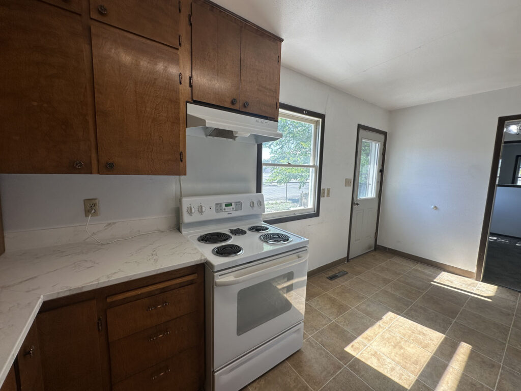903 e roosevelt Kitchen(1)