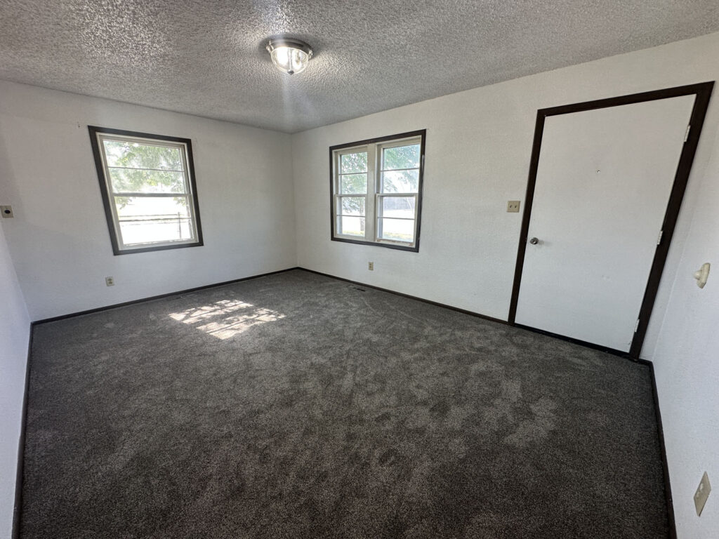 903 e roosevelt Living(1)